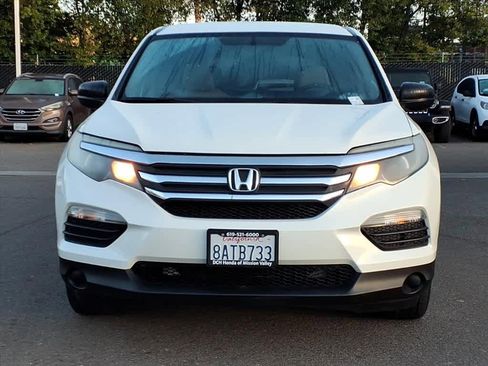 Certified 2017 Honda Pilot LX image 2