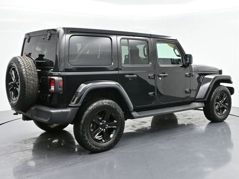 Used 2022 Jeep Wrangler Unlimited Sahara image 7