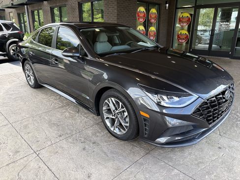 Used 2022 Hyundai Sonata SEL FWD image 4