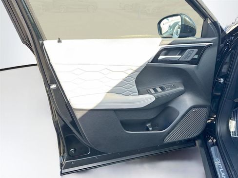 New 2026 Mitsubishi Outlander SEL image 18