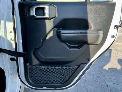 Used 2020 Jeep Gladiator Sport w/ Quick Order Package 24S image 25