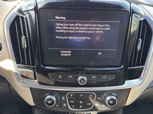 Used 2022 Chevrolet Traverse LT AWD/4WD image 18