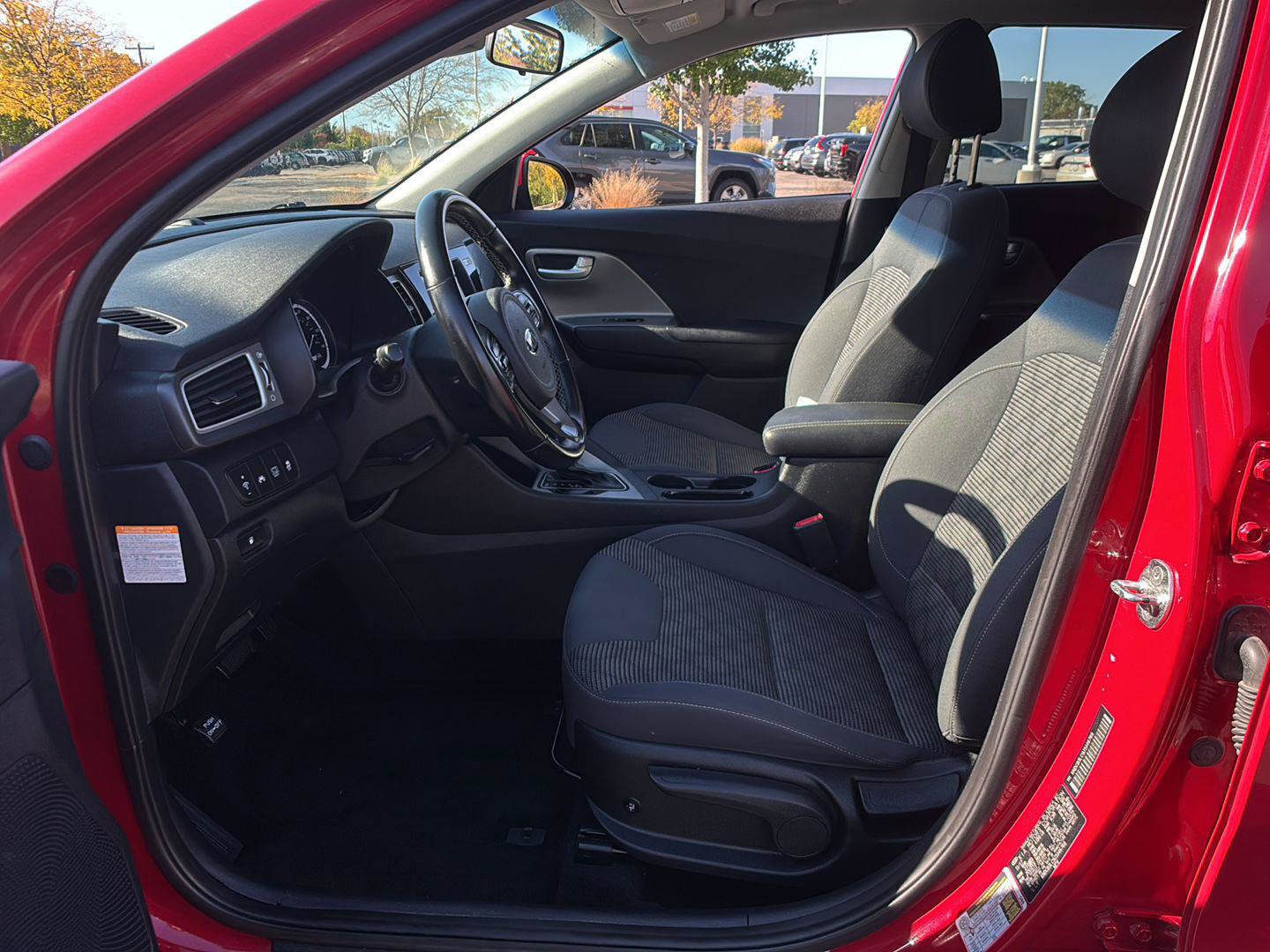 Used 2018 Kia Niro LX FWD image 19