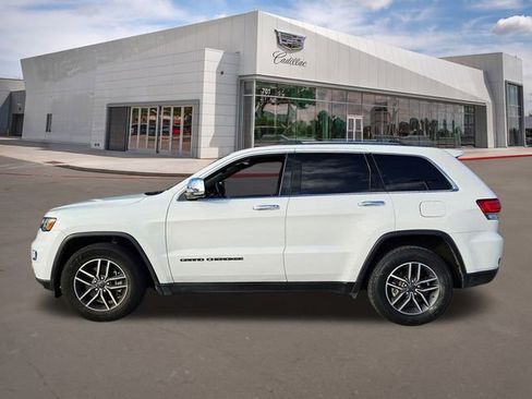Used 2021 Jeep Grand Cherokee Limited w/ Luxury Group II image 2