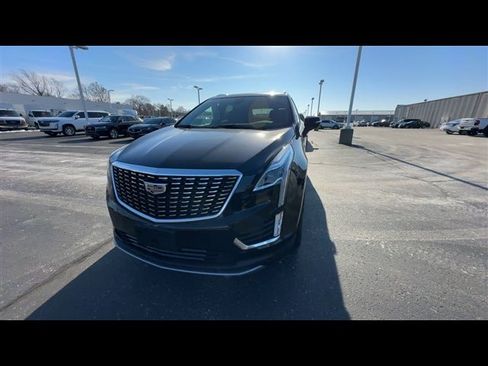 Used 2022 Cadillac XT5 Premium Luxury image 3