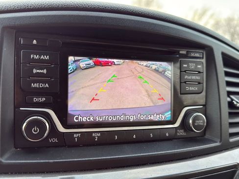 Used 2017 Nissan Quest SV image 28