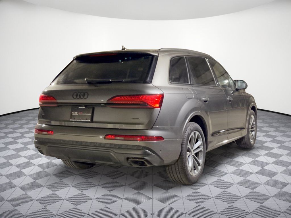 Certified 2025 Audi Q7 2.0T Premium w/ Convenience Plus Package AWD/4WD image 9