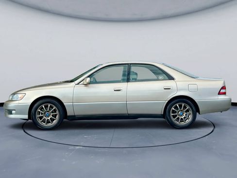 Used 2000 Lexus ES 330 w/ Lexus Value Pkg FWD image 3