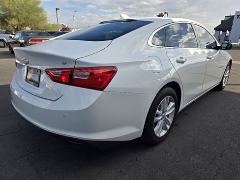 Used 2017 Chevrolet Malibu LT w/ Driver Confidence Package image 5