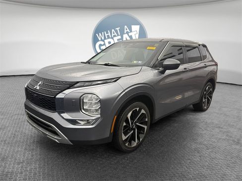 Used 2022 Mitsubishi Outlander SE image 8