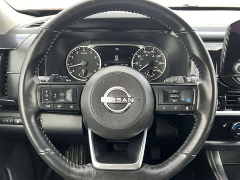 Used 2023 Nissan Pathfinder SV image 23