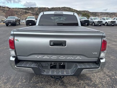 Used 2022 Toyota Tacoma TRD Off-Road image 6