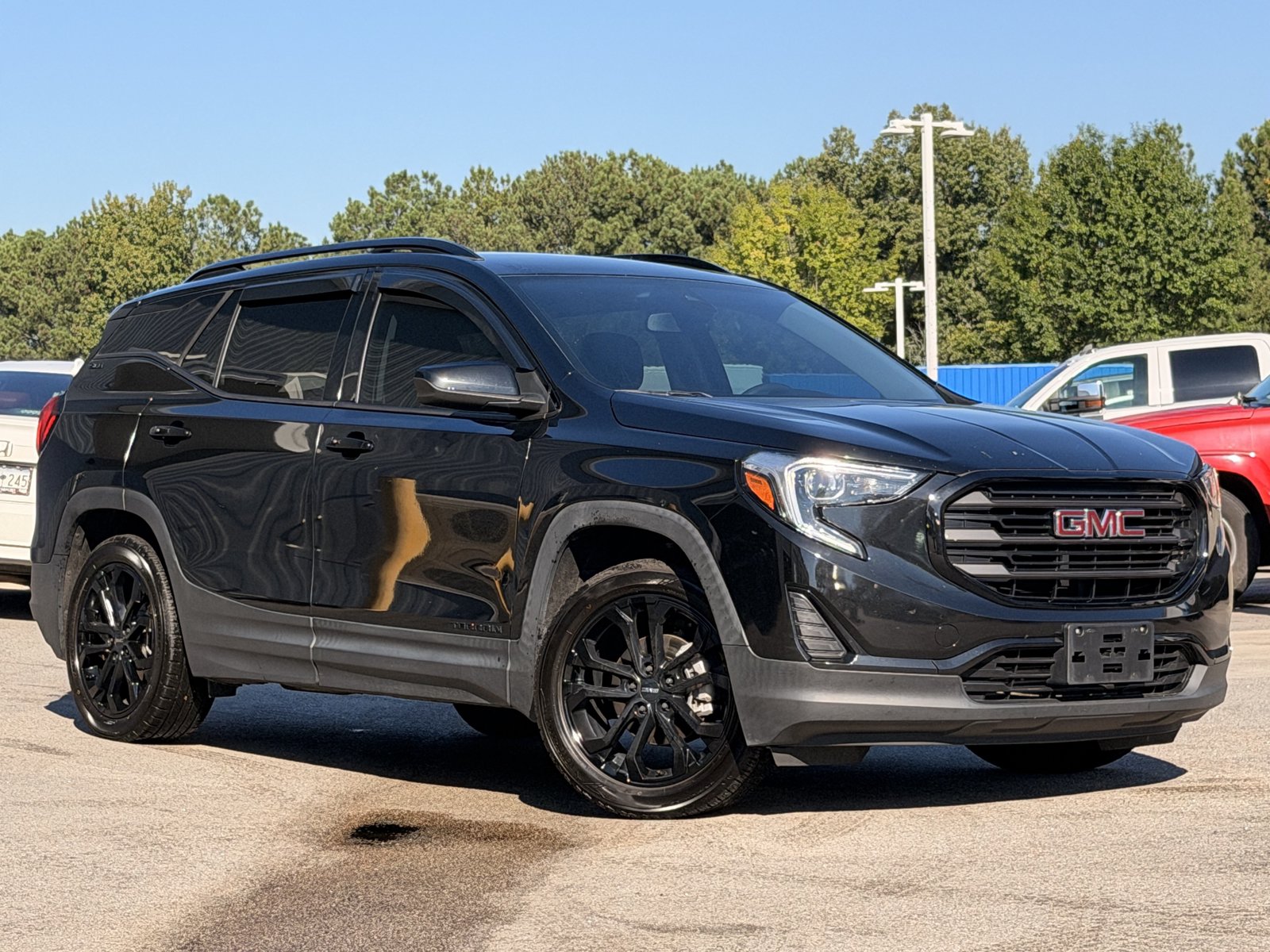 Used 2021 GMC Terrain SLE w/ Driver Convenience Package FWD image 2