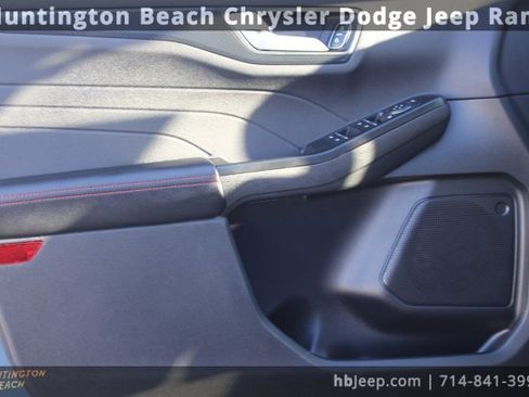 Used 2025 Ford Escape ST-Line image 8