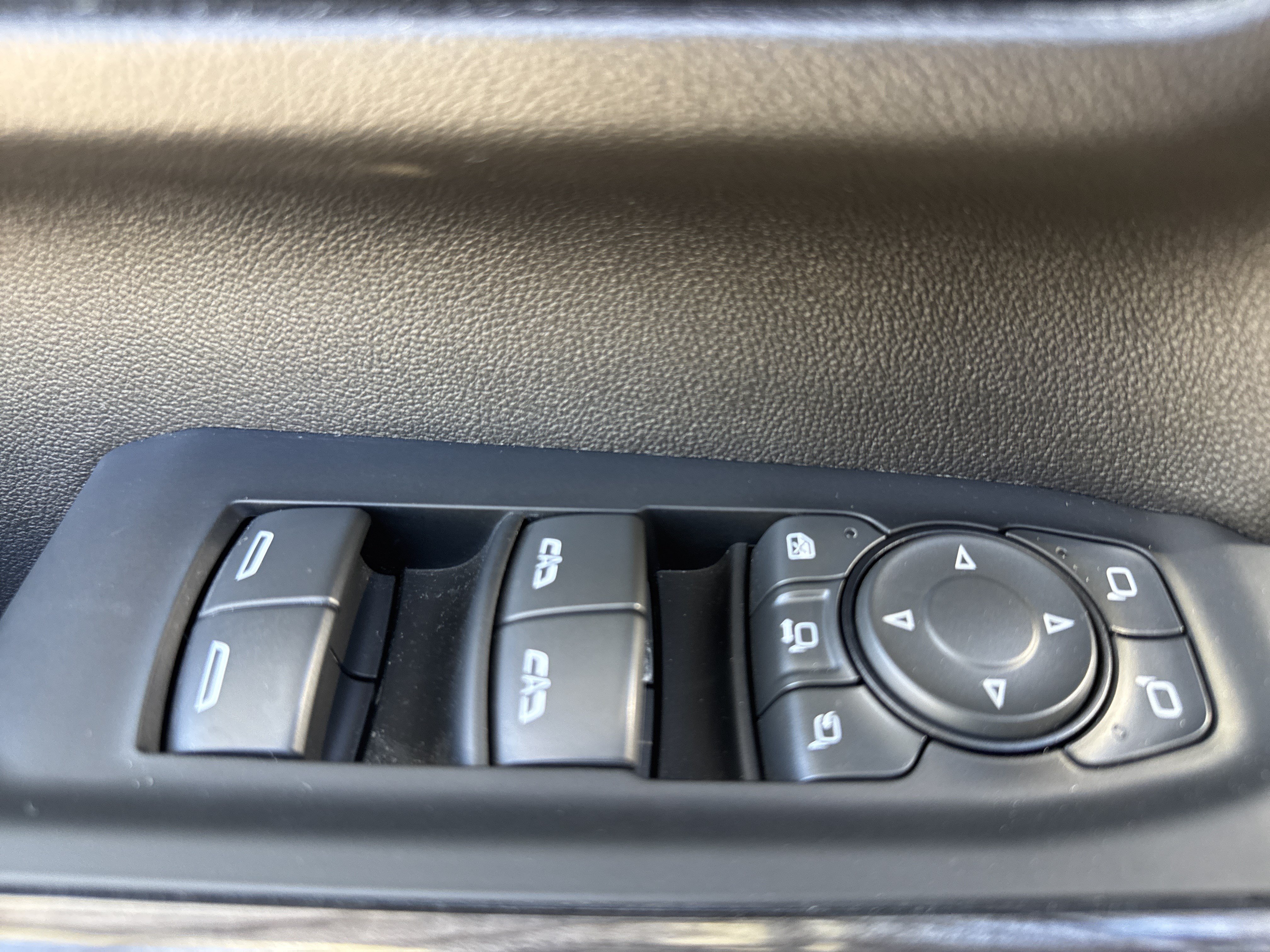 Used 2023 Chevrolet Silverado 2500 LTZ AWD/4WD image 15