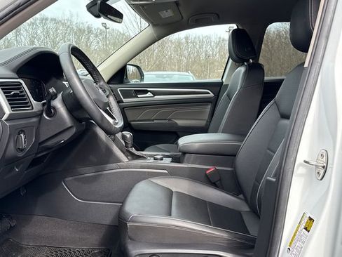 Used 2023 Volkswagen Atlas SE image 12