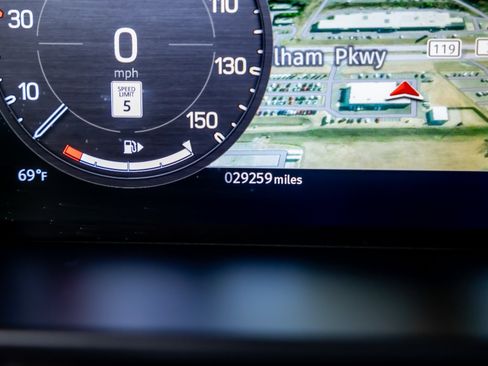 Used 2023 Land Rover Defender 90 X-Dynamic SE AWD/4WD image 27