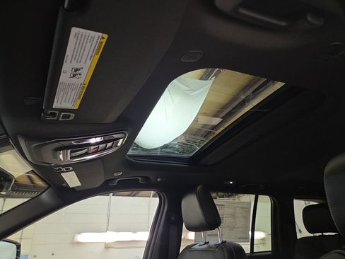 New 2026 Jeep Grand Cherokee Laredo image 21