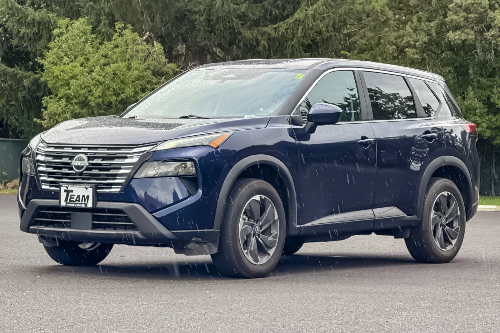 Used 2025 Nissan Rogue SV FWD image 9