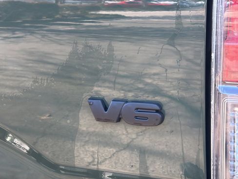 Used 2021 Toyota Tacoma TRD Sport image 16