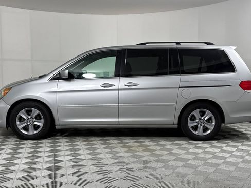 Used 2010 Honda Odyssey Touring image 2