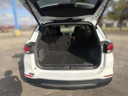 Used 2023 Chevrolet Equinox LT image 18