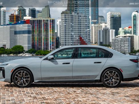 Used 2024 BMW 760i xDrive w/ Executive Package image 12