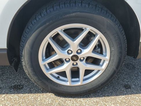 Used 2023 Ford Edge SEL image 5