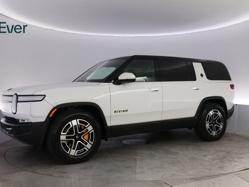 Used 2023 Rivian R1S Adventure AWD/4WD image 18
