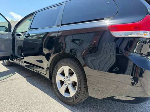 Used 2013 Toyota Sienna LE FWD image 22