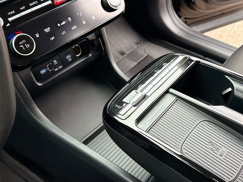 Used 2025 Hyundai Tucson Blue image 11