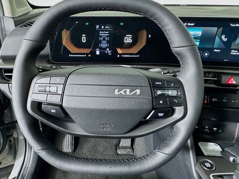 New 2026 Kia Sportage EX AWD/4WD image 13