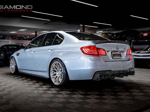 Used 2015 BMW M5 image 2