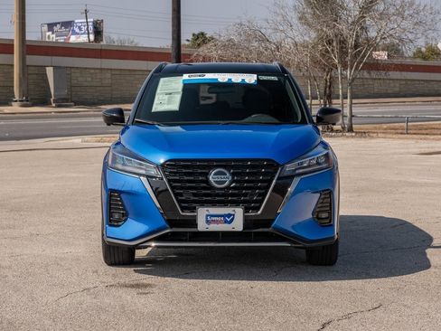 Used 2021 Nissan Kicks SR image 2