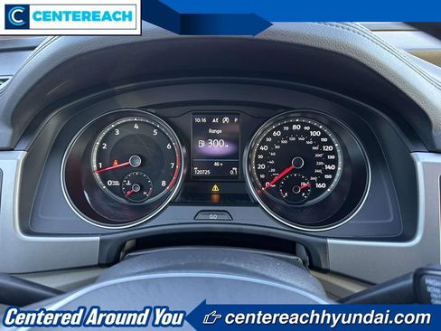 Used 2020 Volkswagen Atlas SE w/ Towing Package image 23