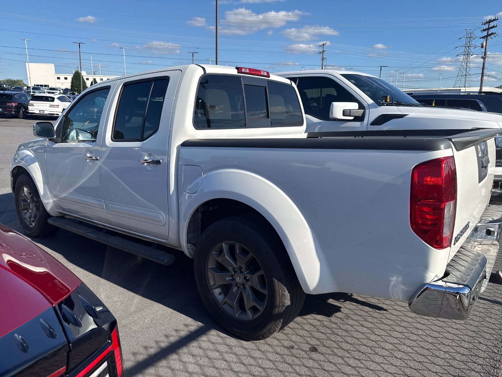 Used 2016 Nissan Frontier SL w/ Moonroof Package RWD image 9