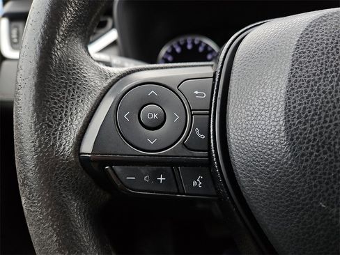 Used 2021 Toyota RAV4 LE image 28