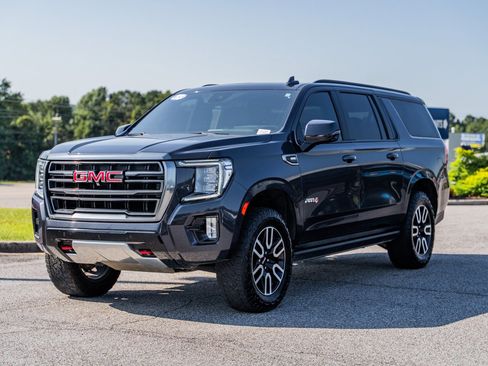 Used 2023 GMC Yukon XL AT4 w/ AT4 Premium Package image 3