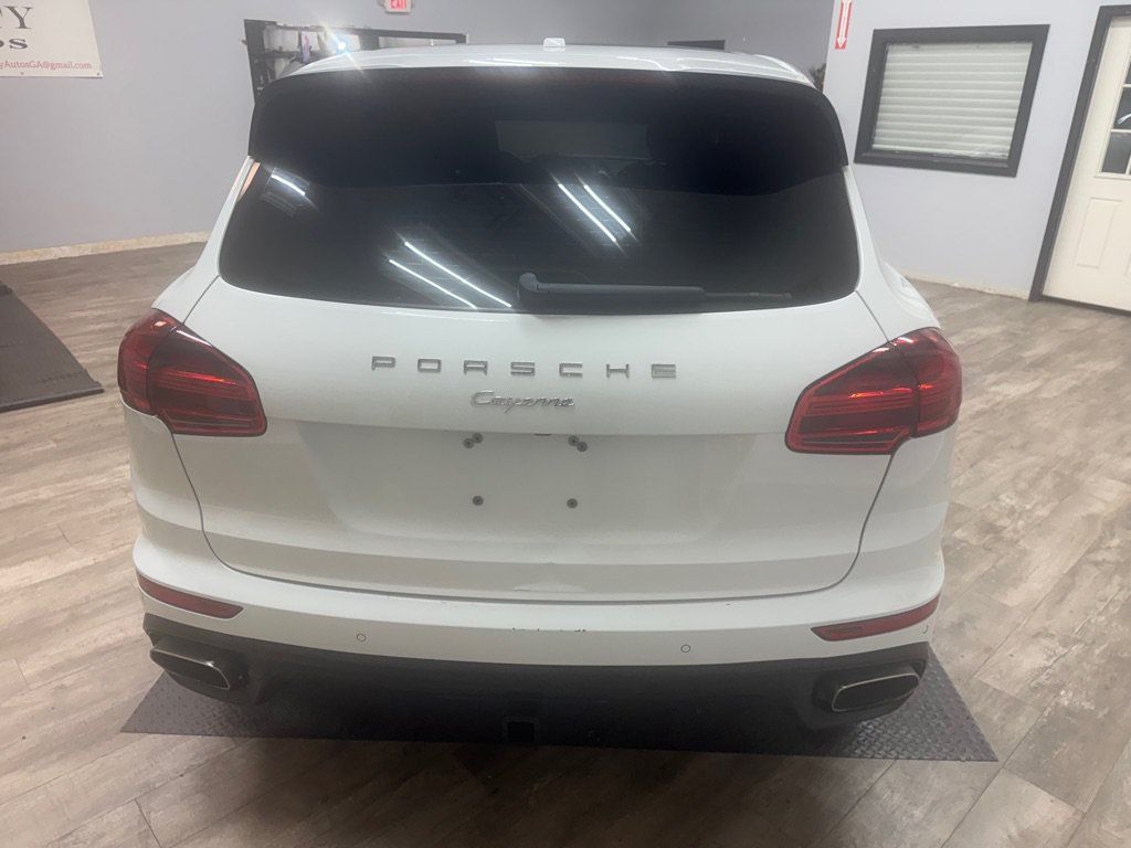 Used 2016 Porsche Cayenne AWD/4WD image 8
