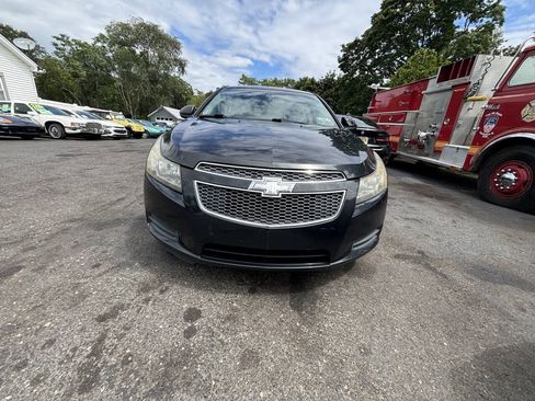 Used 2012 Chevrolet Cruze LS w/ Connectivity Package FWD image 4
