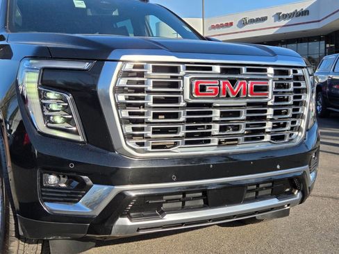 Used 2025 GMC Yukon Denali AWD/4WD image 9