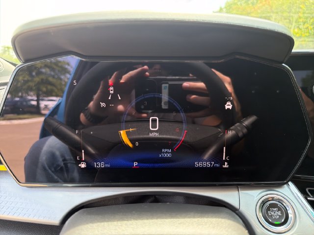 Used 2025 Chevrolet Trax LT FWD image 28