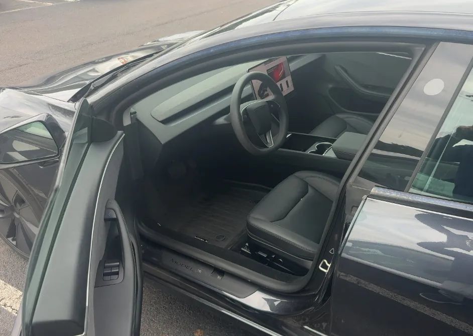 Used 2024 Tesla Model 3 Standard Range RWD image 6
