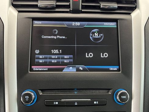 Used 2016 Ford Fusion SE image 18