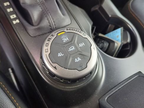 Used 2023 Ford Bronco Badlands image 27