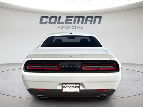 Used 2019 Dodge Challenger SXT RWD image 4