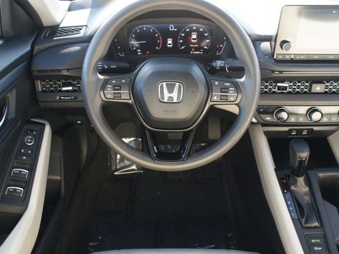 Used 2023 Honda Accord EX image 5