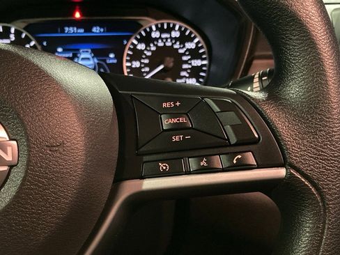 Used 2024 Nissan Altima 2.5 SV image 16