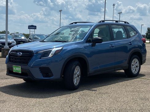 Used 2023 Subaru Forester AWD/4WD image 7