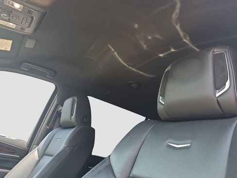 Used 2023 Cadillac Escalade ESV Luxury image 8